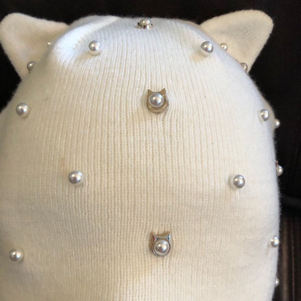 Karl Lagerfeld Paris 🆕 Kitty Kat hat ivory color